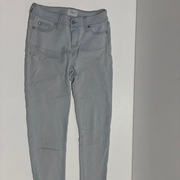 Celebrity Pink High-Rise Skinny Jeans size 3 - Picture 3 of 9